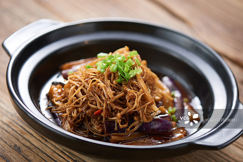 砂锅茄子金针菇图片素材