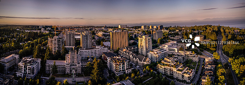 夕阳西下的加拿大英属哥伦比亚大学图片素材