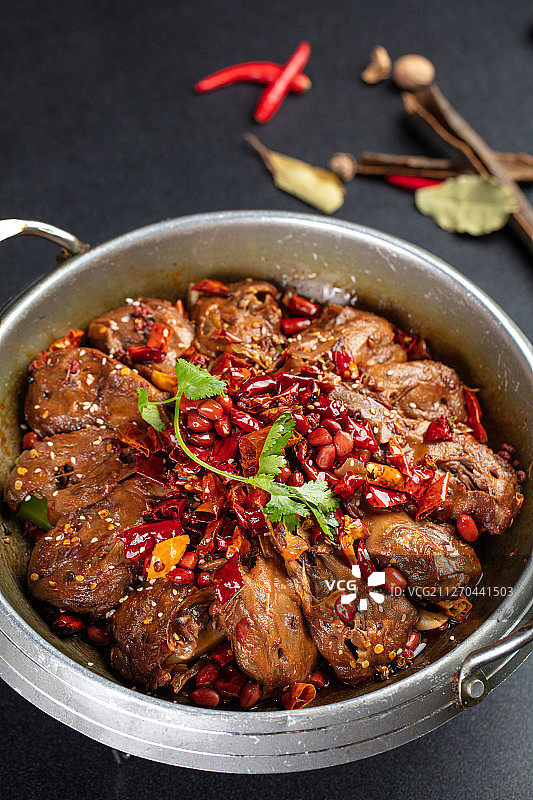 干锅香辣鸭头图片素材