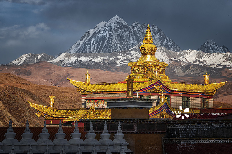 雅拉雪山木雅金塔图片素材