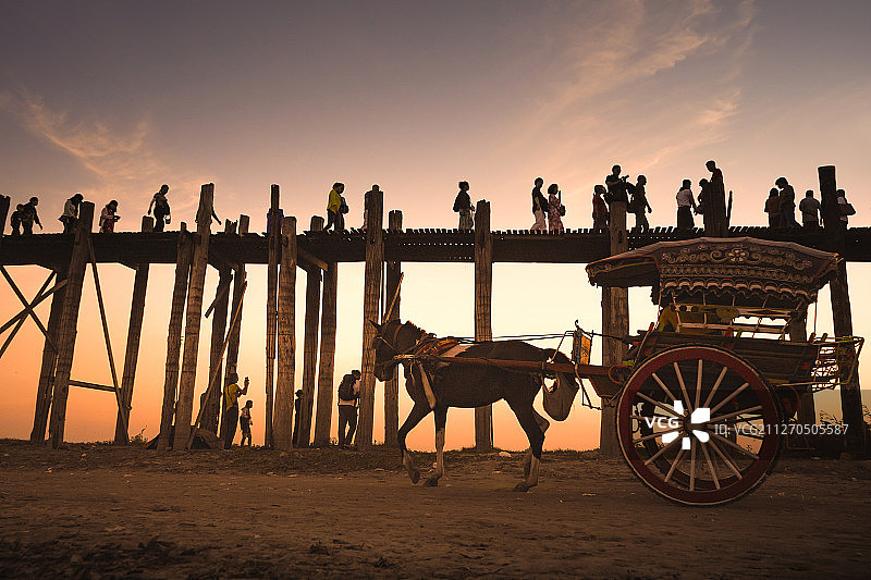 乌本桥之下图片素材