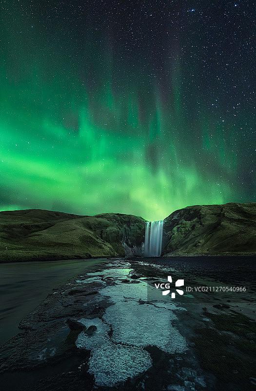 斯科加瀑布的极光坠落图片素材