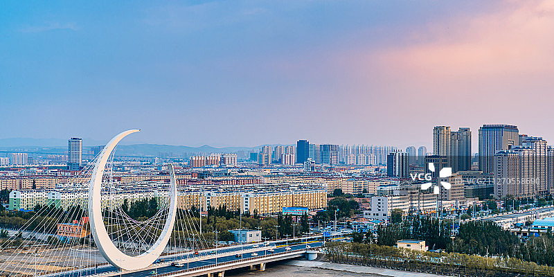 中国内蒙古赤峰银河大桥黄昏风光图片素材