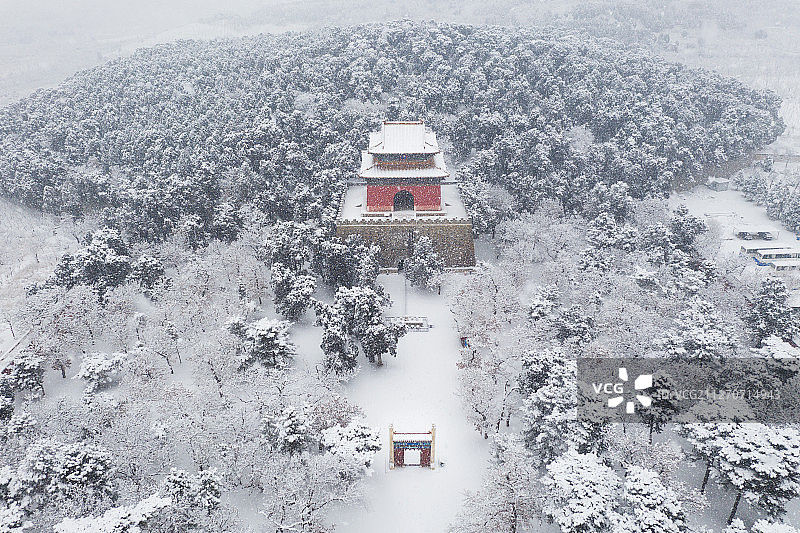 风雪中的十三陵长陵图片素材