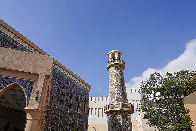 卡塔尔多哈 卡塔拉文华村 清真寺宣礼塔图片素材
