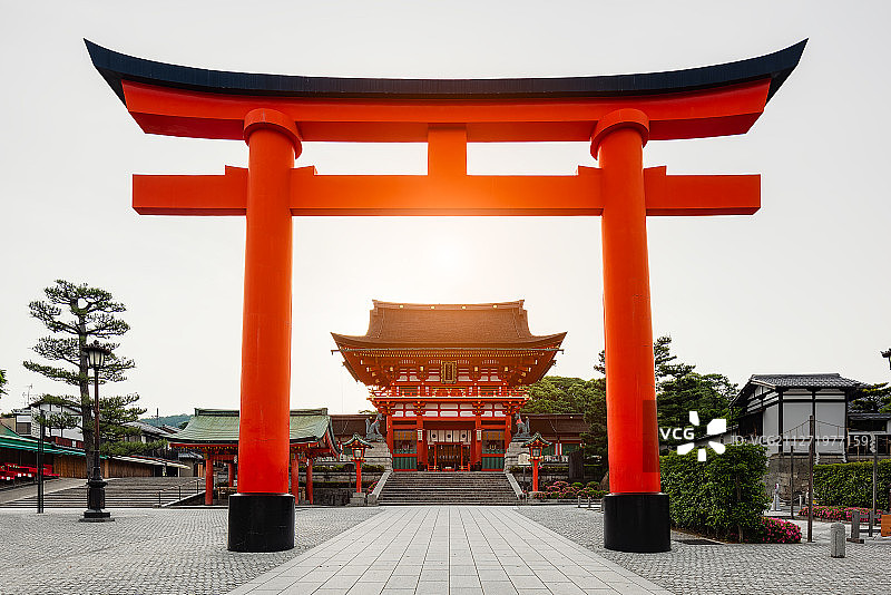 日本京都伏见稻荷大社鸟居户外风光图片素材