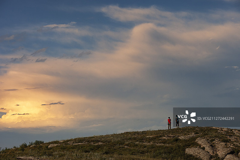 草原上的日落晚霞图片素材