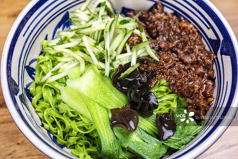 老北京肉香炸酱面图片素材