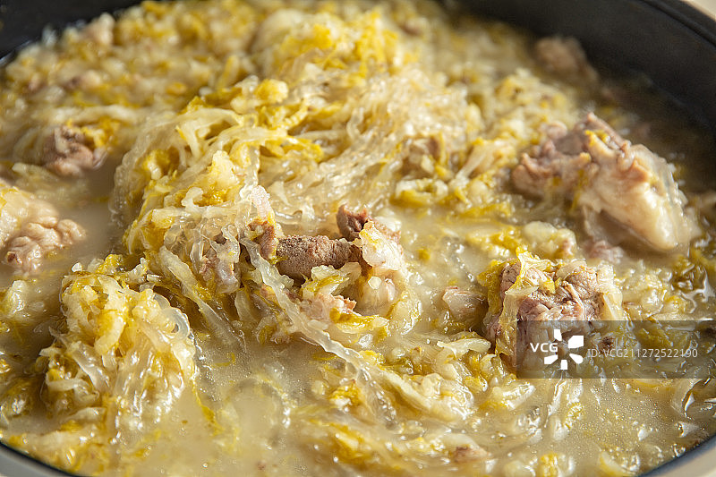 东北特色美食猪肉酸菜炖粉条图片素材