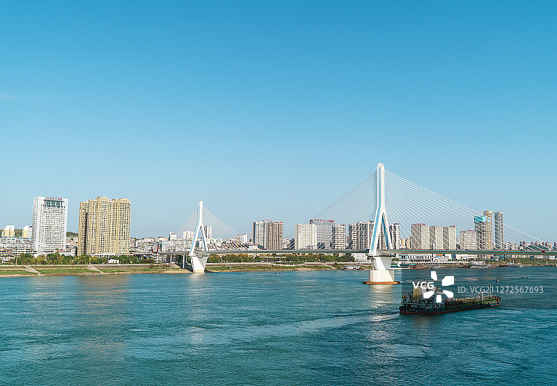 宜昌夷陵长江大桥与长江图片素材