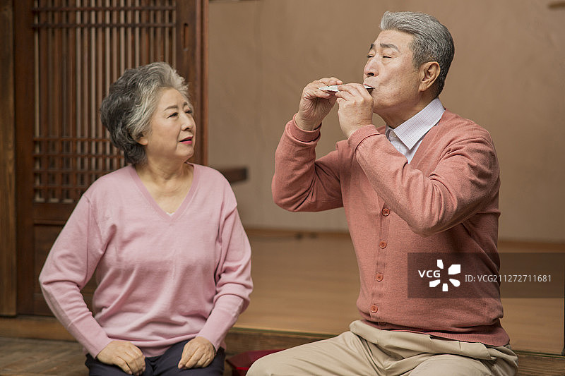 多代同堂的幸福家庭图片素材