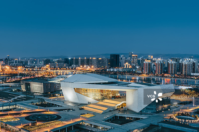 太原市山西大剧院夜景图片素材
