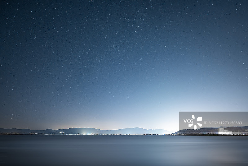 云南省玉溪市抚仙湖日落图片素材