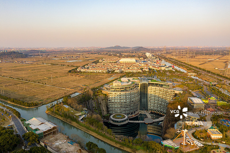 航拍上海深坑酒店图片素材