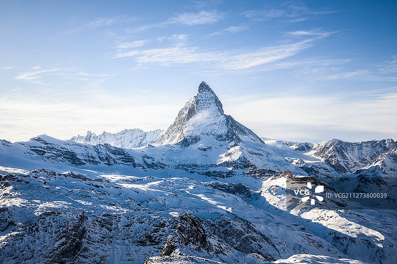 蓝天白云与马特洪峰图片素材