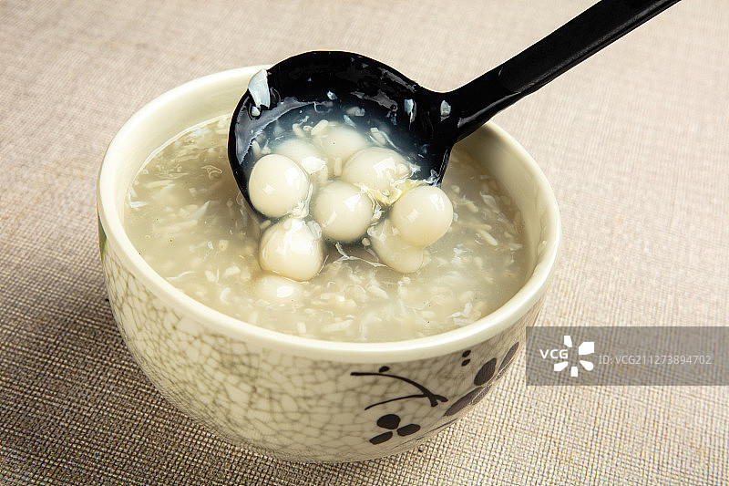 上海本帮菜酒酿圆子图片素材