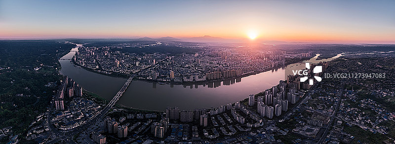 航拍乐山城全景图片素材