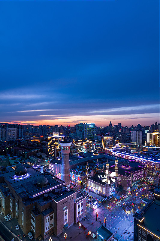 乌鲁木齐大巴扎夜景全景图片素材