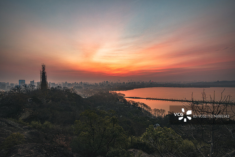 宝石流霞 杭州西湖宝石山日出风光图片素材