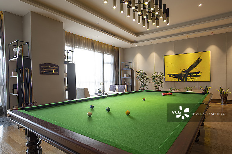 空旷的台球室图片素材