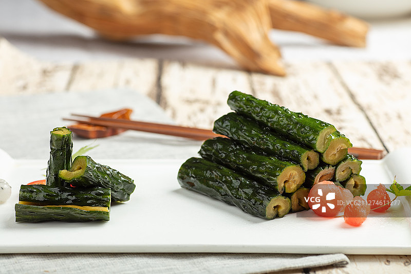 腌制脆咸黄瓜图片素材