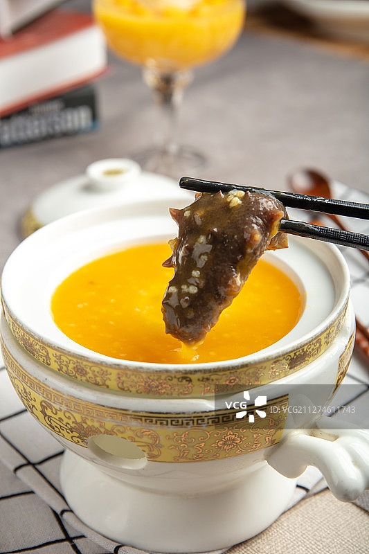 小米杂粮炖辽参图片素材