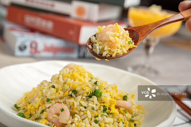 虾仁蛋炒饭图片素材