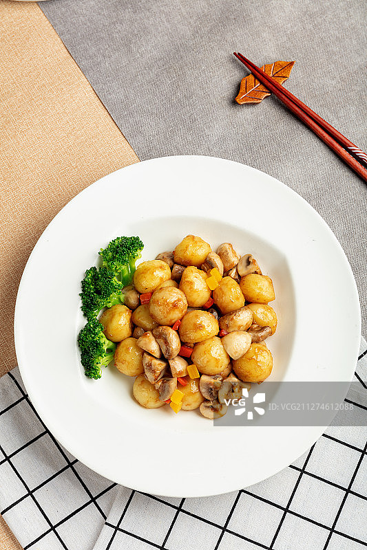 口蘑小土豆图片素材