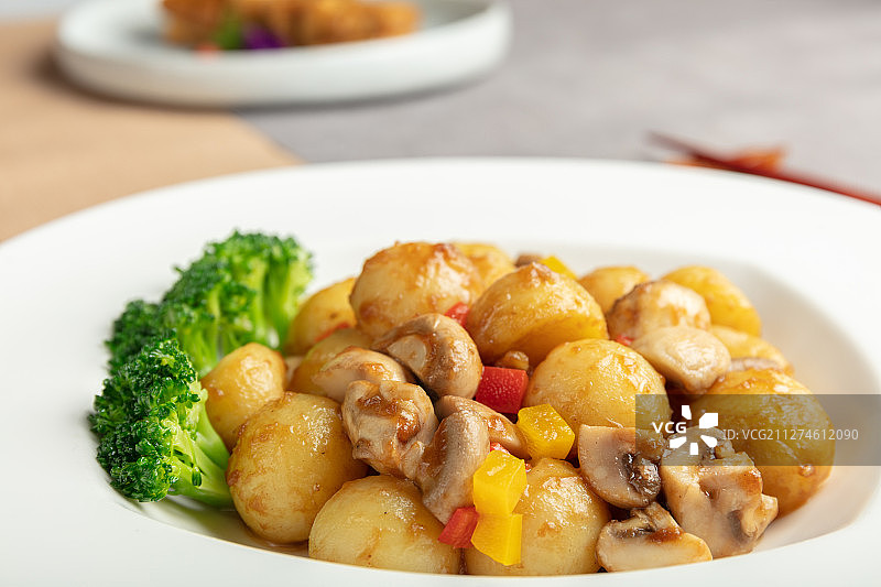 口蘑小土豆图片素材