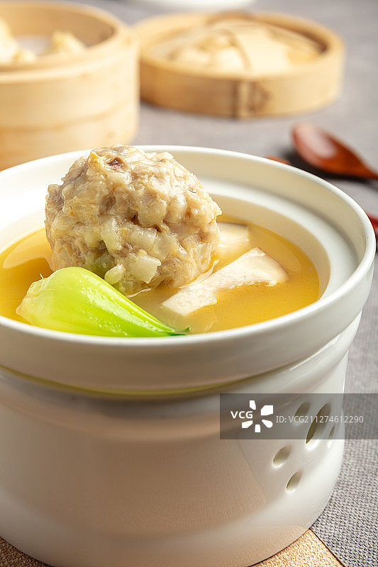 野山松茸狮子头图片素材