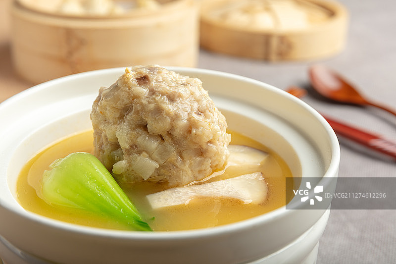 野山松茸狮子头图片素材