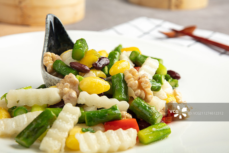 山药核桃炒芦笋腰果图片素材