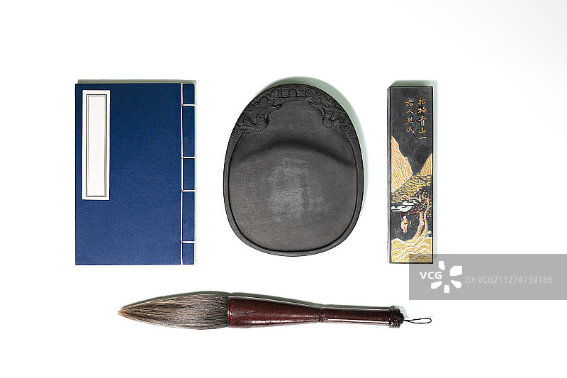 白色背景的文房四宝笔墨纸砚图片素材