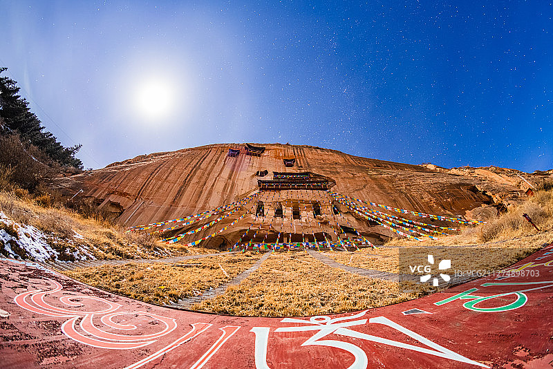 马蹄寺石窟星空图片素材