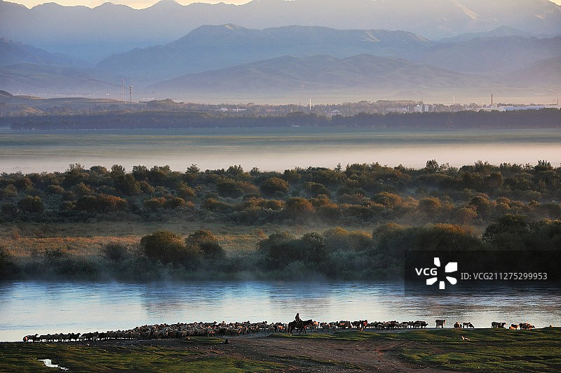 《特克斯河畔》3图片素材