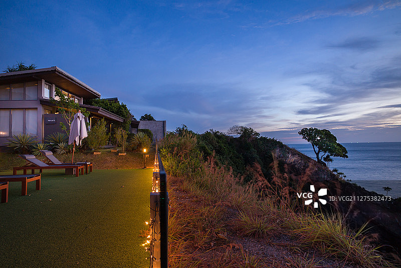 泰国甲米兰塔岛度假村与海洋图片素材