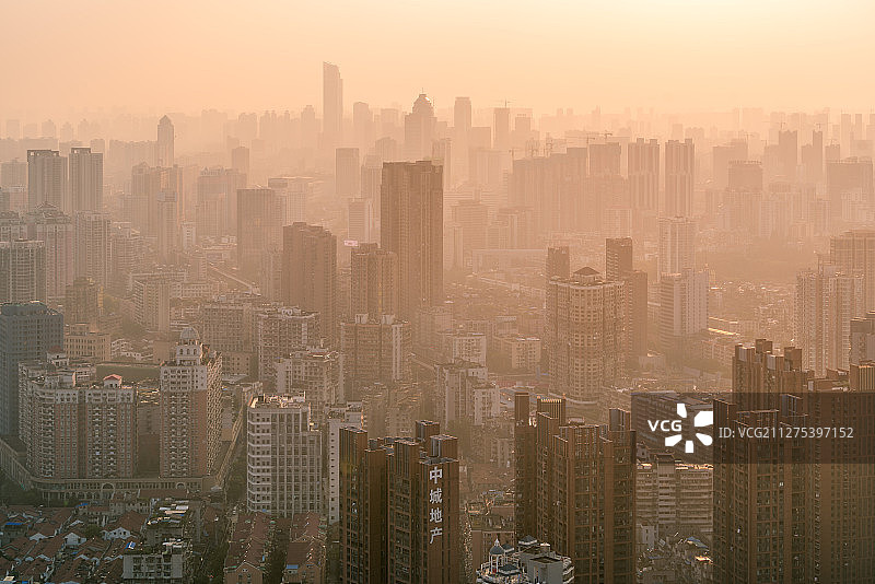 雾霾中的武汉图片素材