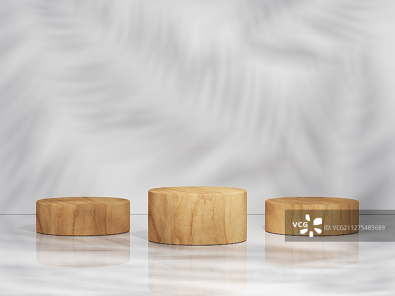 树影斑驳下的木制产品展示台图片素材