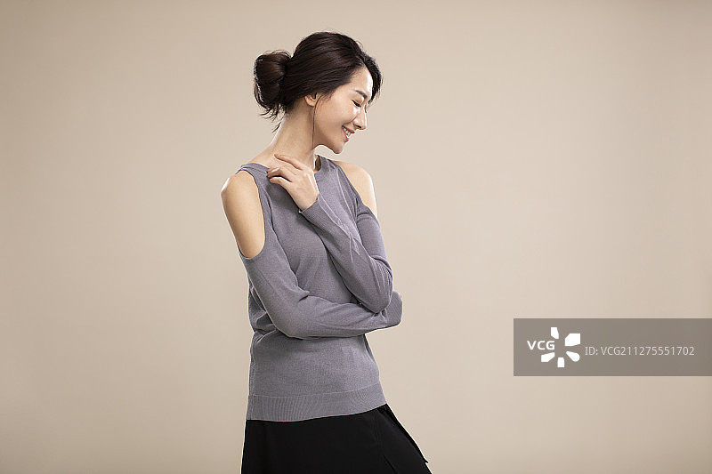 年轻漂亮的女士图片素材