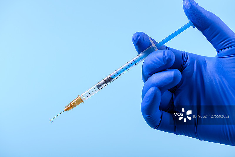 医护人员手中拿着的医疗器械图片素材