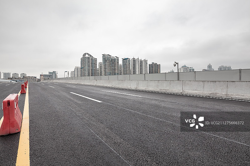 现代城市公路-汽车广告背景图图片素材