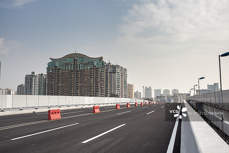 现代城市公路-汽车广告背景图图片素材