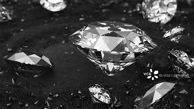 桌面上摆放的晶莹剔透的钻石图片素材