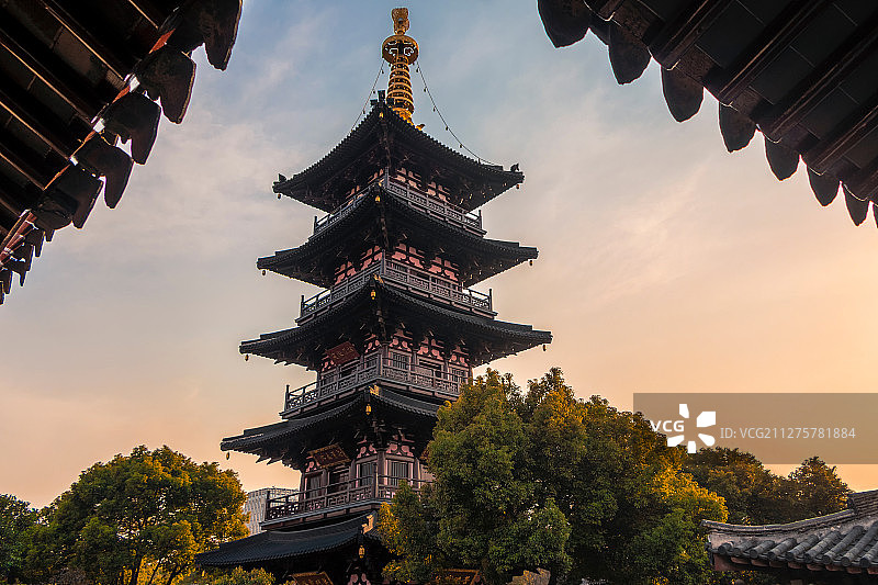 江苏省苏州市姑苏区寒山寺普明宝塔建筑景观黄昏日落图片素材