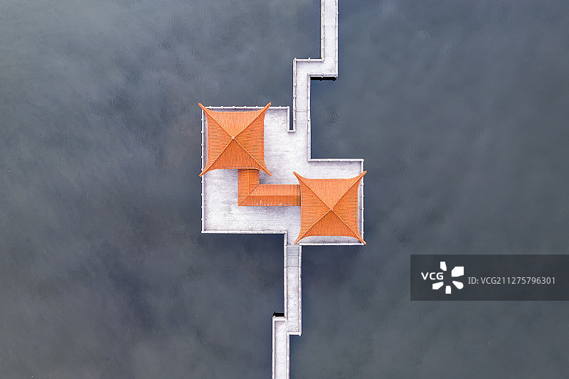 东莞月荷湖九曲桥风荷水阁航拍图片素材