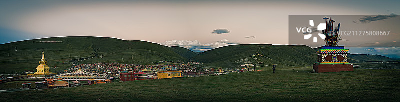 亚青寺-巴扎沟图片素材