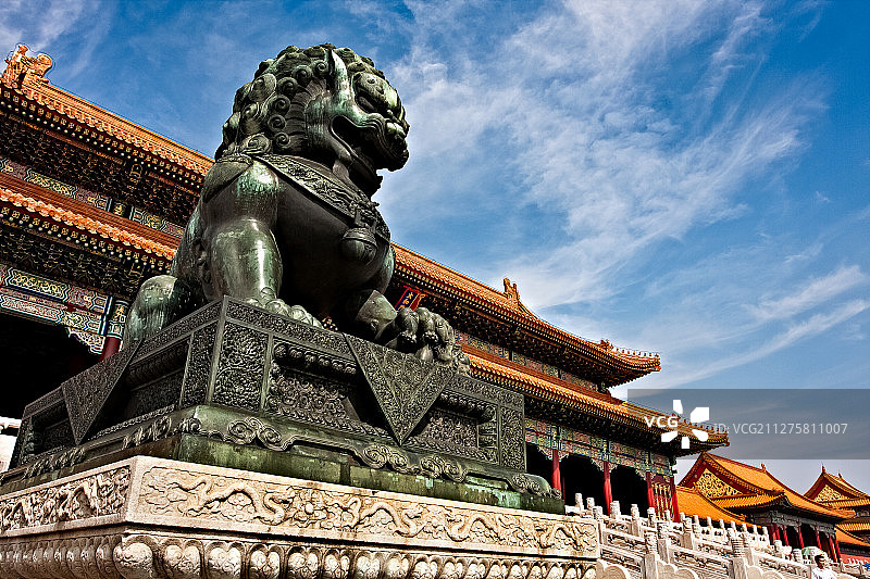 故宫太和门前的铜狮图片素材