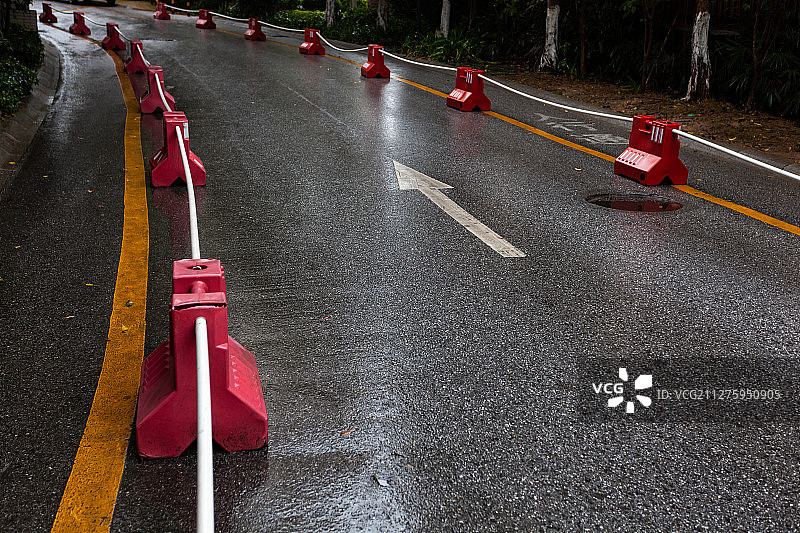 高速公路地面-汽车广告背景图图片素材
