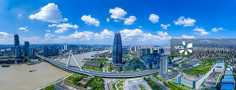 夏天航拍浙江省宁波市三江口老外滩财富中心建筑群都市风光图片素材