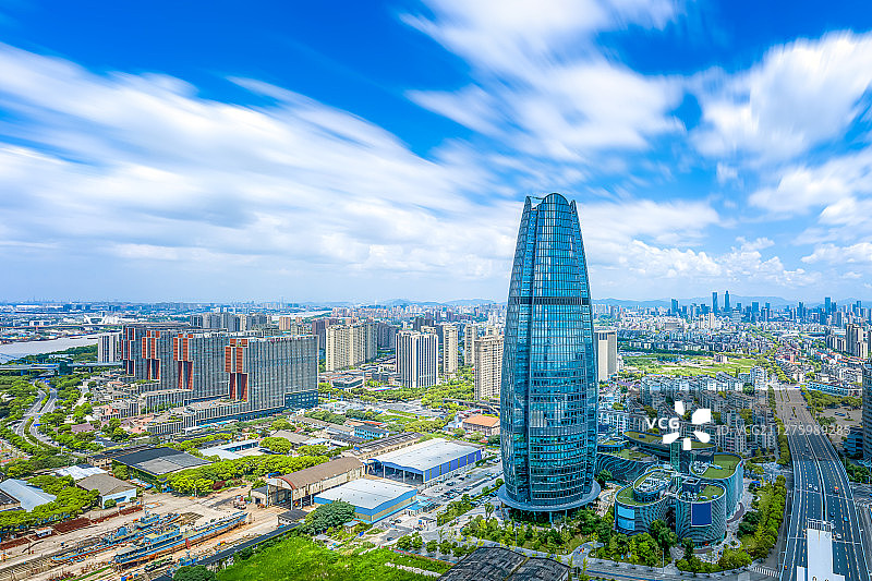 夏天航拍浙江省宁波市三江口老外滩财富中心建筑群都市风光图片素材